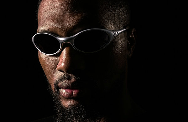  Oakley 欧克利“Eye Jacket”经典太阳镜系列 仅限发行 250 套 潮牌冬季如何御寒提醒（Oakley 欧克利“Eye Jacket”经典太阳镜系列复刻）