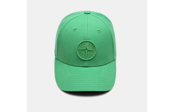 你会选择哪种颜色呢？想要入手的玩家不妨前去 Stone Island 实体店逛逛！  潮牌冬季如何御寒提醒（Stone Island 石头岛全新鸭舌帽系列释出）