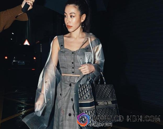 皮肤有点黑像小麦色的女生怎么穿搭?2021春夏提亮穿搭法 潮牌冬季如何御寒提醒（皮肤有点黑像小麦色的女生怎么穿搭?2021春夏提亮穿搭法）