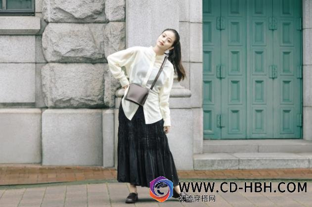 不论上下身是选择吸睛的撞色 2022秋冬潮牌新款推荐（矮个子女生视觉增高密技 160cm今田美樱教你学会穿衣搭配）