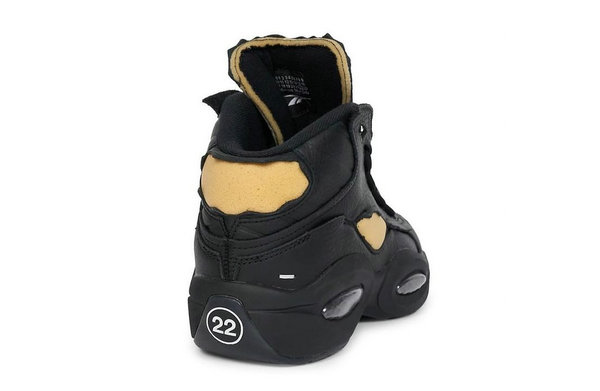  锐步 x Maison Margiela 全新合作 Question Mid 鞋款系列 目前并没有准确的发售信息公布 2022秋冬潮牌新款推荐（锐步 x Maison Margiela 全新合作 Question Mid 鞋款系列曝光）