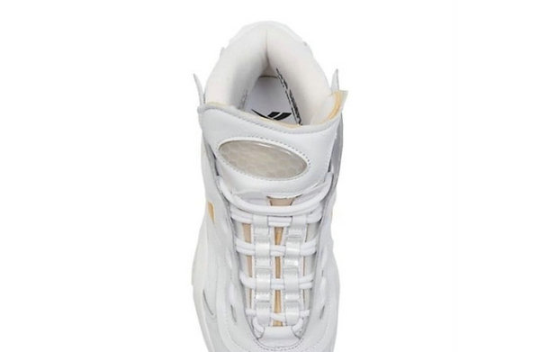  锐步 x Maison Margiela 全新合作 Question Mid 鞋款系列 目前并没有准确的发售信息公布 2022秋冬潮牌新款推荐（锐步 x Maison Margiela 全新合作 Question Mid 鞋款系列曝光）