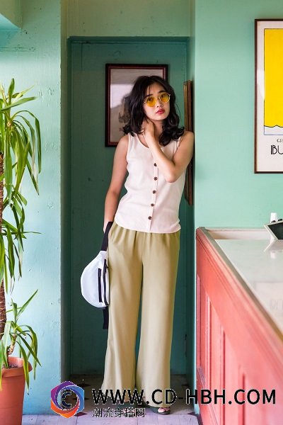 女生夏季休闲穿搭:​夏天出游轻松穿搭法 2022秋冬潮牌新款推荐（女生夏季休闲穿搭:​夏天出游轻松穿搭法）
