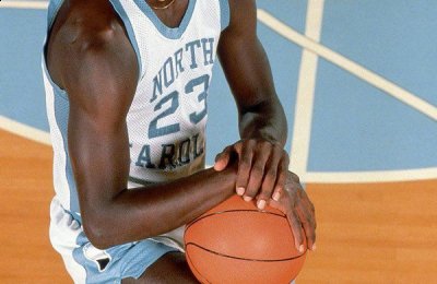  潮牌网获悉 2022秋冬潮牌新款推荐（Mitchell ness 全新 Michael Jordan UNC 别注球衣系列出炉）