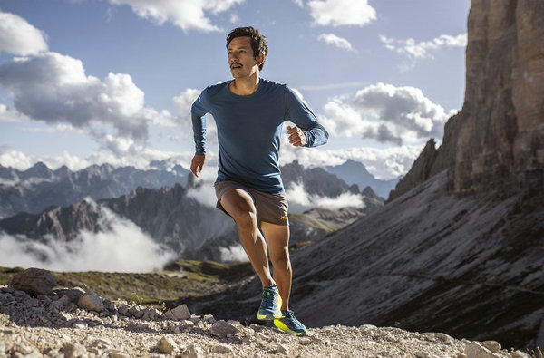 图中这款 Speedgoat 5 专为越野跑而生 潮牌冬季如何御寒提醒（Hoka One One 全新飞速羚羊 5 跑鞋上市，超酷「鲨齿」外底！）
