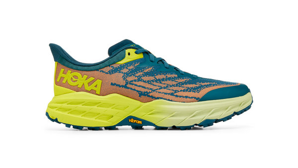 图中这款 Speedgoat 5 专为越野跑而生 潮牌冬季如何御寒提醒（Hoka One One 全新飞速羚羊 5 跑鞋上市，超酷「鲨齿」外底！）