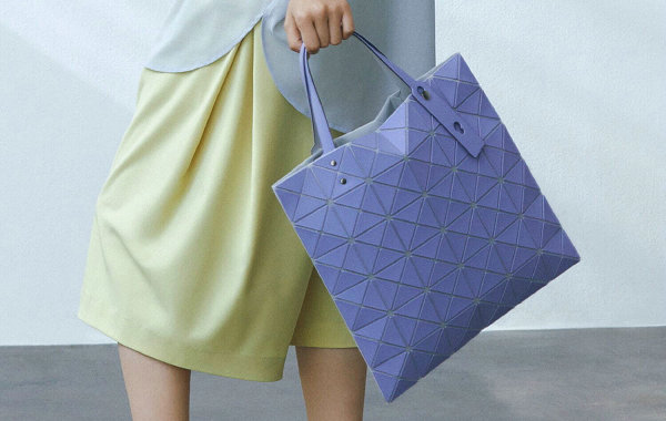  “Lucent Boxy”系列之后 潮牌冬季如何御寒提醒（BAO BAO ISSEY MIYAKE 全新春季包袋系列释出）