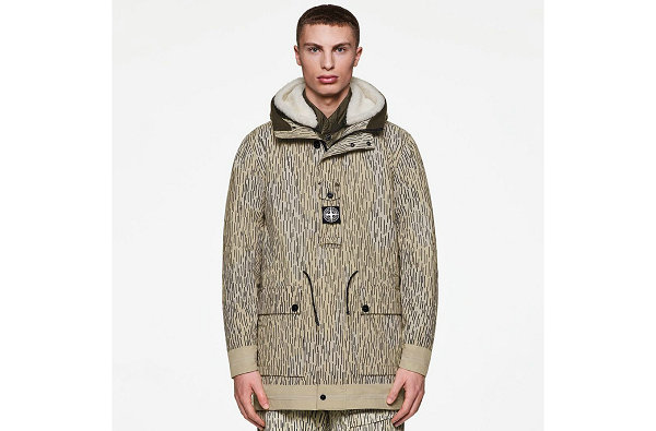 围绕着“RAIN CAMO REFLECTIVE”主题展开哪种潮牌品牌比较好看？（石头岛 2021 秋冬“RAIN CAMO REFLECTIVE”别注系列来袭）