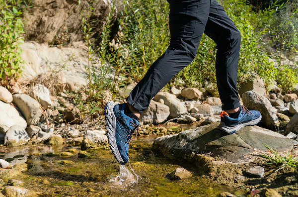 Hoka One One 还预备了全新配色的 HOPARA、CLIFTON L 等鞋型哪种潮牌品牌比较好看？（Hoka One One 全新轻量防水登山鞋系列即将登场）