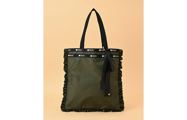  潮牌网获悉哪种潮牌品牌比较好看？（Lanvin en Bleu x LeSportsac 全新联乘包袋系列亮相）