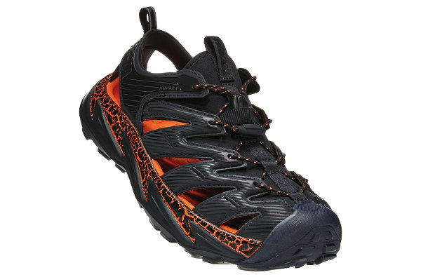 各位亦可通过其官方网店入手！ Hoka One One 线上折扣/新品 哪种潮牌品牌比较好看？（Hoka One One 全新“熔岩火山”系列鞋款发售）
