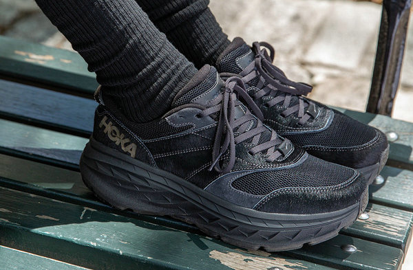 穿着舒适却又野性十足！ Hoka One One x Engineered Garments 全新联名鞋款系列 将在本月 19 日来袭哪种潮牌品牌比较好看？（Hoka One One x Engineered Garments 全新联名鞋款系列亮相）