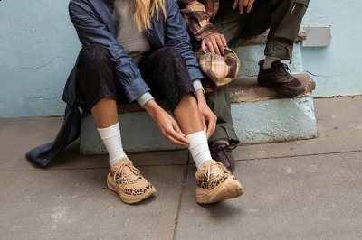 穿着舒适却又野性十足！ Hoka One One x Engineered Garments 全新联名鞋款系列 将在本月 19 日来袭哪种潮牌品牌比较好看？（Hoka One One x Engineered Garments 全新联名鞋款系列亮相）