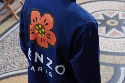 KENZO 全新“Boke Flower”系列发布，红色花朵图案哪种潮牌品牌比较好看？（KENZO 全新“Boke Flower”系列发布，红色花朵图案）
