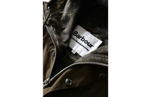  白山 x Barbour 全新联名 「HIKING WAX」 夹克 现已正式入场 潮牌冬季如何御寒提醒（白山 x Barbour 全新联名 「HIKING WAX」 夹克开售）