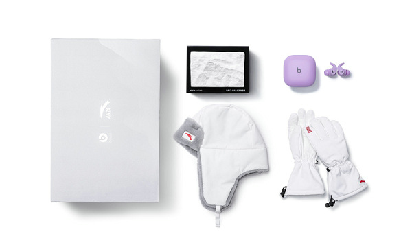 届时 Beats 官方网店及部分 Apple Store 将一同贩售 潮牌冬季如何御寒提醒（安踏 x 谷爱凌 x Beats 三方联名冰雪礼盒出炉）