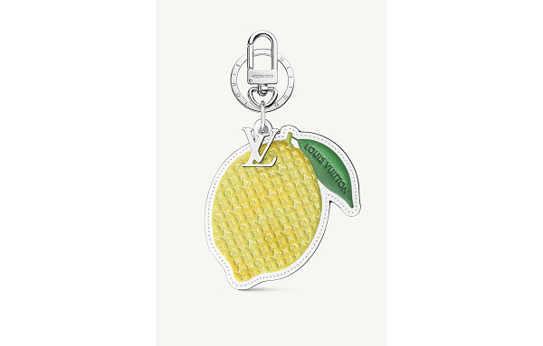 这边奢侈时装屋 Louis Vuitton 又公布了自家最新一季的春夏配饰 潮牌冬季如何御寒提醒（路易威登 2022 春夏配饰系列“LV Fruits”上市）