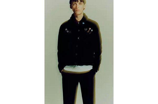  此番潮牌网了解到 潮牌冬季如何御寒提醒（Raf Simons x Fred Perry 全新合作系列登场）
