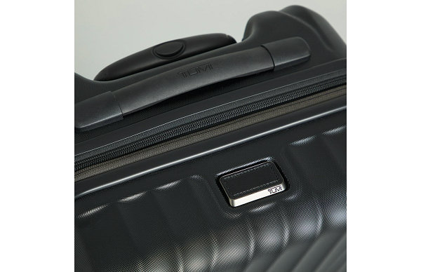 又预备了 20L 和 38L 两款型号可选 潮牌冬季如何御寒提醒（途明 TUMI x UNITED ARROWS 全新合作限定系列发布）