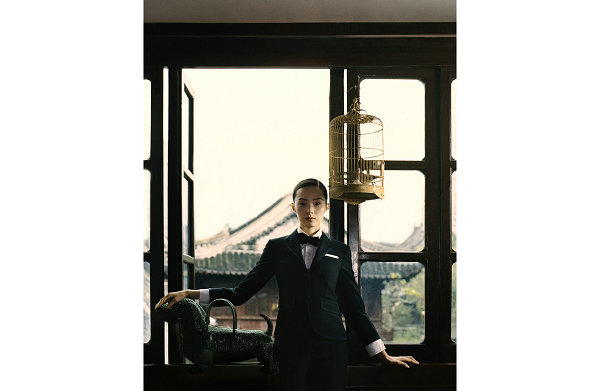 于上海取景拍摄 2022秋冬潮牌新款推荐（Thom Browne 2022 新年大片释出，找寻家的意义）