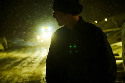 今回由相泽阳介主理的日本户外品牌 WHITE MOUNTAINEERING 带来了 2021 秋冬系列造型 Lookbook 据潮牌网了解到 潮牌冬季如何御寒提醒（白山 White Mountaineering 2021 秋冬系列 Lookbook 赏析）