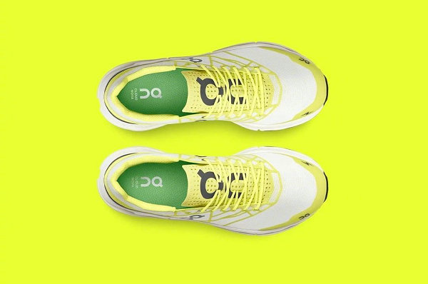已经种草的 Sneakerhead 不妨先去官方网店逛逛其他在售款吧！ 哪种潮牌品牌比较好看？（On 昂跑全新 Cloudnova Z5 鞋款抢先预览，配置相当豪华！）