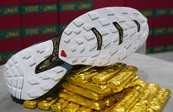 日前又携手设计师 苏五口 炮制了两双全新 XT-WINGS 2 鞋履 潮牌冬季如何御寒提醒（萨洛蒙 x 苏五口全新联名 XT-WINGS 2 鞋款系列即将登场）