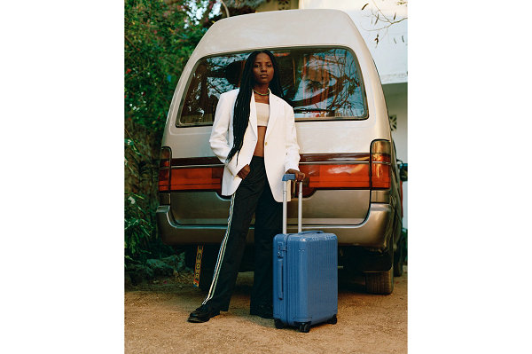RIMOWA 日默瓦“ESSENTIAL”行李箱新色系列亮相 2022秋冬潮牌新款推荐（RIMOWA 日默瓦“ESSENTIAL”行李箱新色系列亮相）