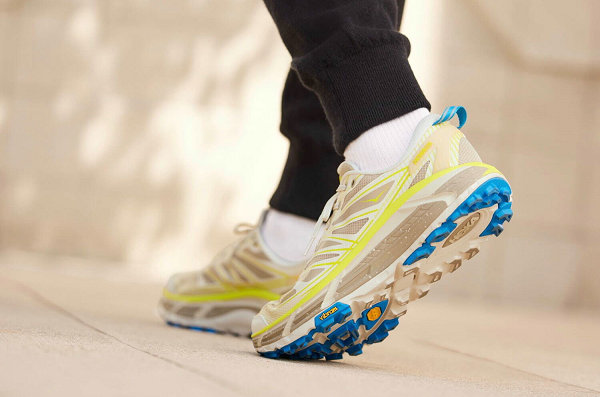 同时 Hoka One One 标志性的外底轮廓亦非常符合当代的生活方式哪种潮牌品牌比较好看？（Hoka One One 全新“Origin Story”鞋款即将发售）