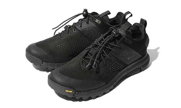 Vibram 大底与 GORE-TEX 鞋面这对黄金组合也满足了户外出行的机能需求哪种潮牌品牌比较好看？（Snow Peak x Danner JP 全新联名登山鞋款下月初上市）