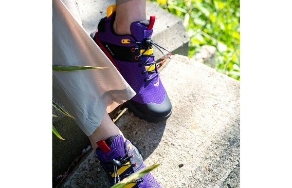 Vibram 大底与 GORE-TEX 鞋面这对黄金组合也满足了户外出行的机能需求哪种潮牌品牌比较好看？（Snow Peak x Danner JP 全新联名登山鞋款下月初上市）
