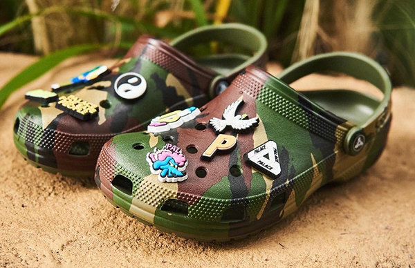 这一次 Palace 选择了 Crocs Classic Clog 经典洞洞鞋进行重塑哪种潮牌品牌比较好看？（Palace x Crocs 全新联名 Classic Clog 鞋款发售信息揭晓）