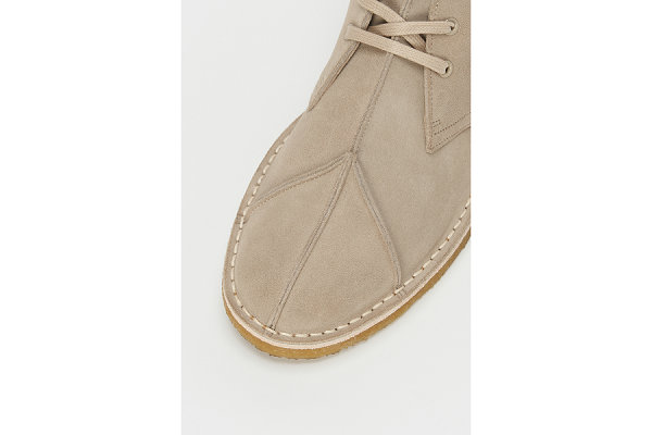这一次 Hender Scheme 以 Clarks 经典 Desert boots 为基础设计哪种潮牌品牌比较好看？（其乐 x Hender Scheme 全新联乘鞋款系列即将开启预售）