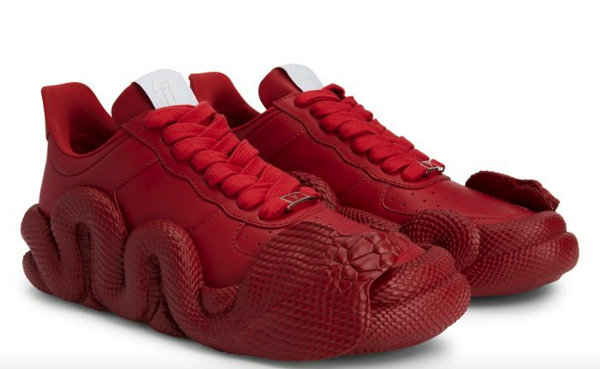  在红/黑两色的乳胶靴上市之后 潮牌冬季如何御寒提醒（GiuseppeZanotti x Young Thug 联名运动鞋系列开售）