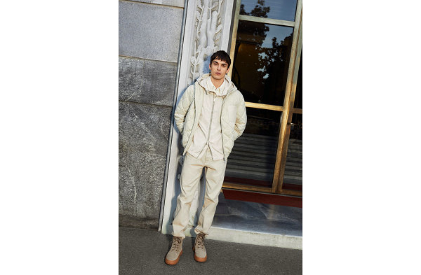  来自 Italy 的奢侈品牌 TOD’S 近来也率先公布了 2022 早秋新品哪种潮牌品牌比较好看？（TOD’S 2022 早秋系列 Lookbook 赏析~）