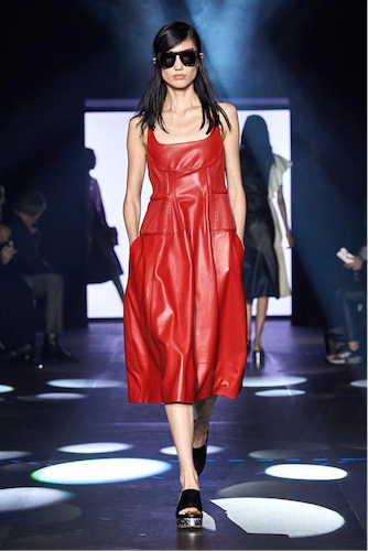  杨羚 The Row SS 2023 RTW #巴黎时装周#PFW2023 2023春夏秀场哪种潮牌品牌比较好看？（2023春夏国际时装周6登TOPSHOW，超模杨羚锋芒尽显）