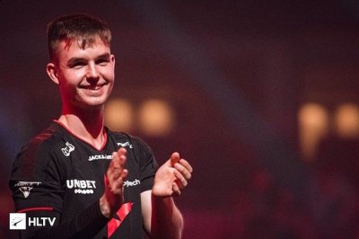 同时device也是CSGO选手中MVP奖牌第二多的 潮牌游戏互动（媒体：交易已完成 device即将回归Astralis）