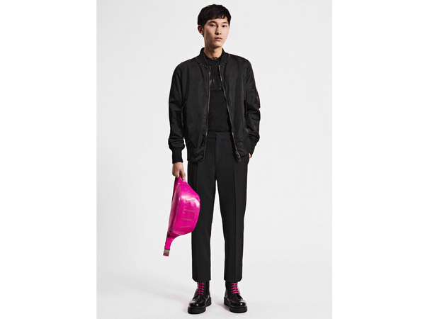VALENTINO Ways 2023 早春男士系列1.png