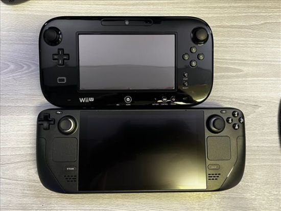  根据之前的消息 潮牌游戏互动（Steam Deck与同类对比照 身型“健硕”不建议躺着玩）