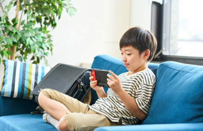 第三位是任天堂的3DS与2DS 潮牌游戏互动（日媒中小学生游戏调查 拥有比例最多游戏机PS排第四）
