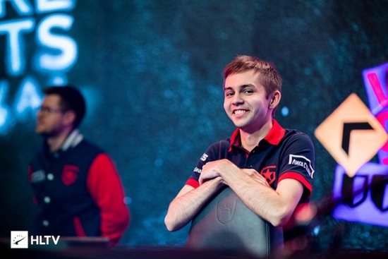 ” “F_1N叫我参加Gambit Youngsters的试训哪种潮牌品牌比较好看？（HLTV 2021年度最佳选手TOP 4：sh1ro）