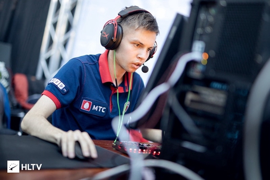 ” “F_1N叫我参加Gambit Youngsters的试训哪种潮牌品牌比较好看？（HLTV 2021年度最佳选手TOP 4：sh1ro）