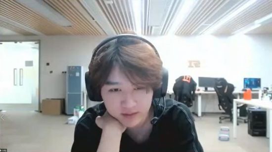 我感觉先选和后选其实版本就是5.5跟4.5的感觉吧 潮牌冬季如何御寒提醒（圣子华炼：阵容很关键 先后选各有优劣）