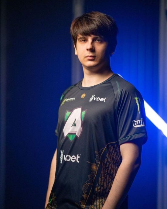 Fng曾为包括Na’Vi、VP、Team Spirit、Gambit在内的独联体队伍效力 玩家最喜爱潮牌有哪些？（DOTA2 Fng：Ti结束合同到期 新赛季可能会回到CIS区）