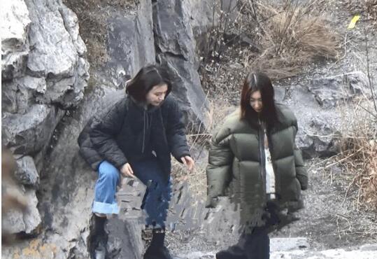 我们发现周冬雨没有为马思纯庆生 街拍潮牌推荐（周冬雨和马思纯一起爬山 破关系不和传闻）