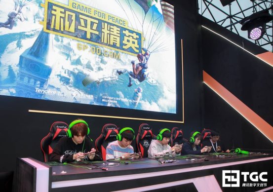 现场还有精彩的乐队表演、coser表演为玩家一一呈现 潮牌冬季如何御寒提醒（来享受职业选手“同款”竞技体验！TGC海南站电竞赛事火热进行中）