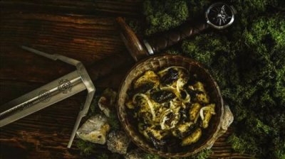 在白果园吃一碗香喷喷的炖菜或多汁的烤水果 街拍潮牌推荐（《巫师》是美食游戏？CDPR10月将推出《巫师》官方食谱）