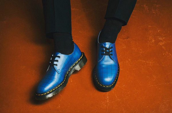 UNDERCOVER x DR. MARTENS「1461」联名鞋款即将发售