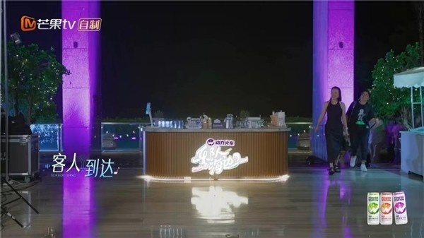 演出取消？《乐队的海边》不畏风雨，动力火车苏打酒持续欢聚营业