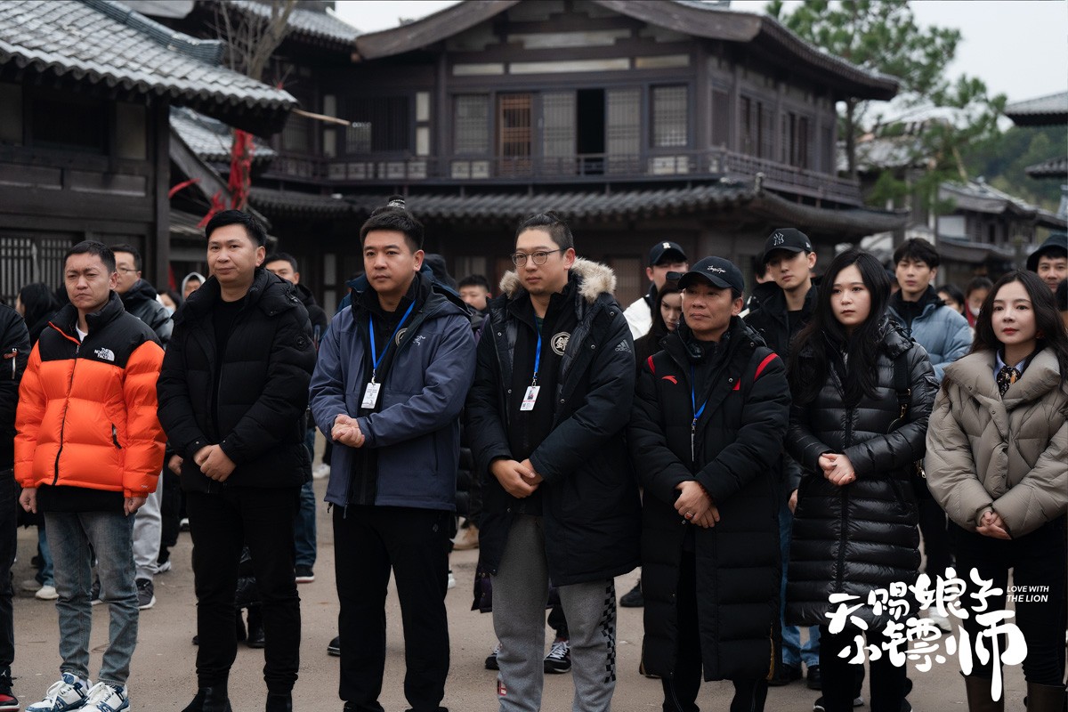 《夜燕白》中饰演司马繁 街拍潮牌推荐（古装甜宠喜剧《天赐娘子小镖师》开机 神力镖师错上花轿）